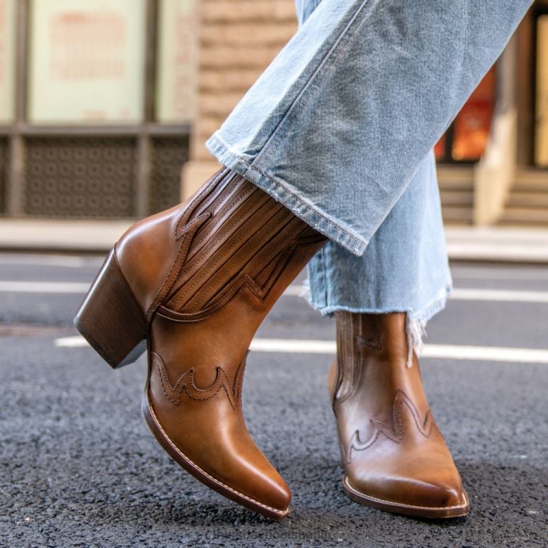 Thursday Boots Symbol Frauen DLHT440 Schuhe bräunen